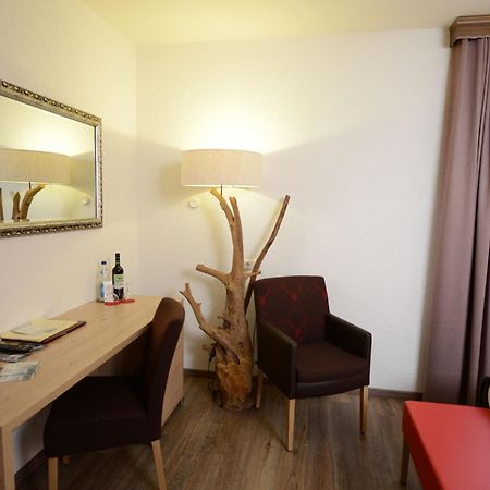 Land-Gut Hotel Zum Loewen Garni Marktheidenfeld Kamer foto