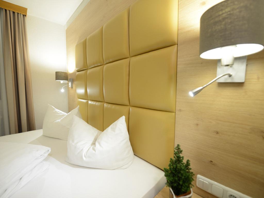 Land-Gut Hotel Zum Loewen Garni Marktheidenfeld Kamer foto