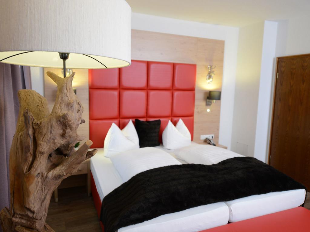 Land-Gut Hotel Zum Loewen Garni Marktheidenfeld Kamer foto