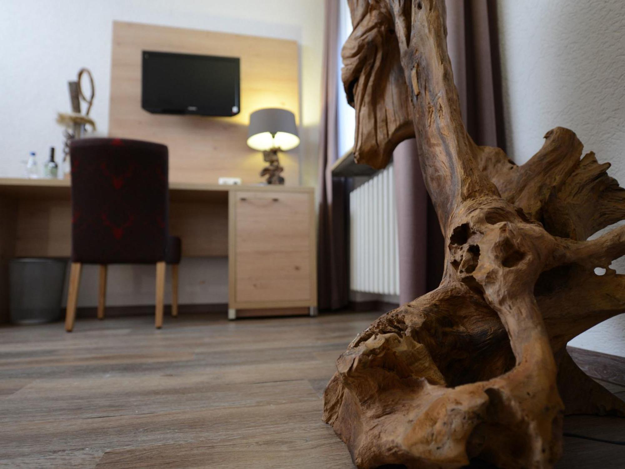 Land-Gut Hotel Zum Loewen Garni Marktheidenfeld Kamer foto